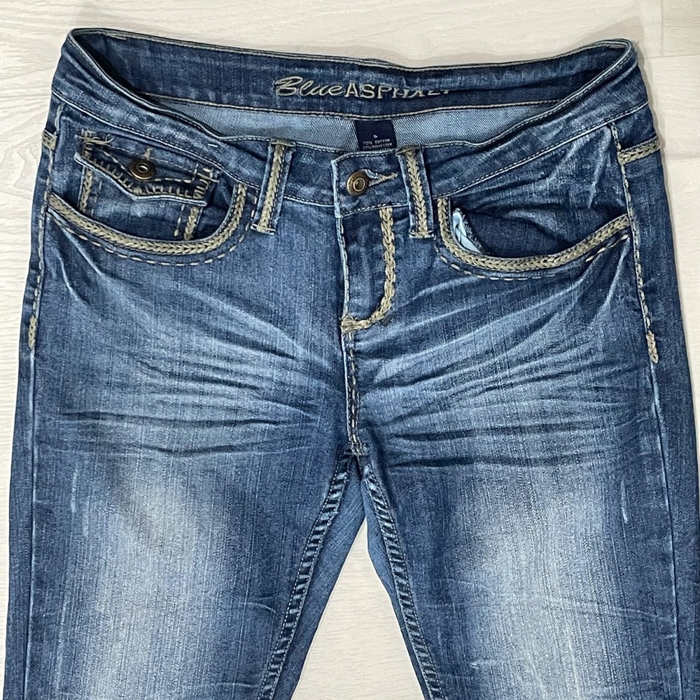 Low rise dark blue jeans